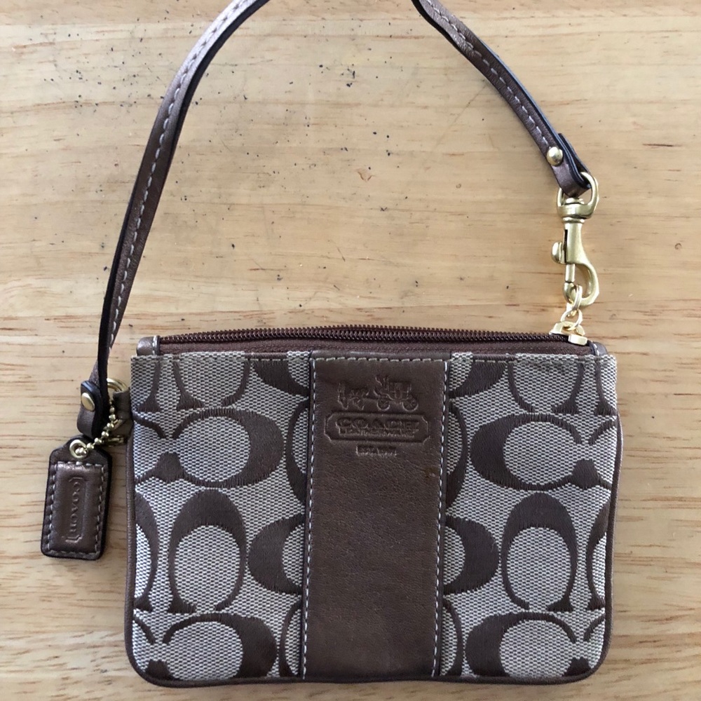 Coach Wristlet, authentic